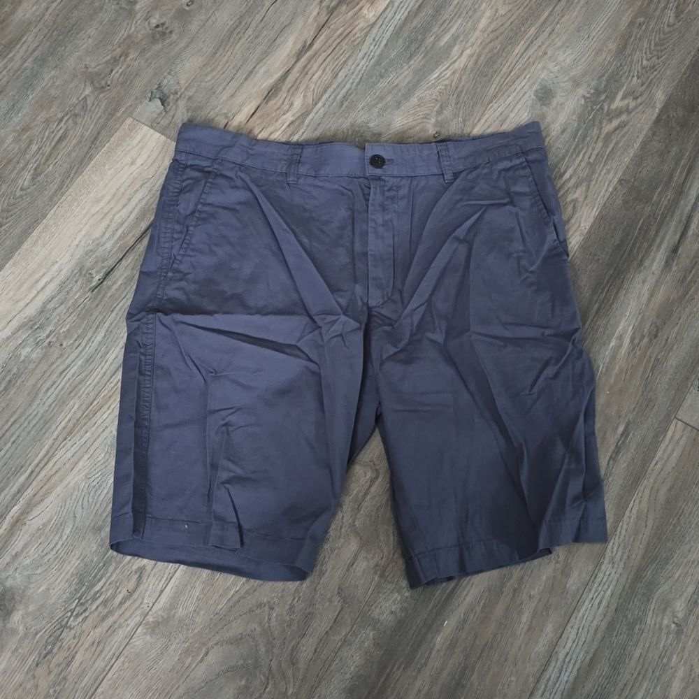 NWOT, H&M • Regular Fit Shorts, Size 36